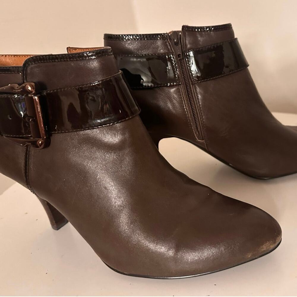 Sofft Bourges Chocolate Brown Heeled Side Zip Bootie Buckle Womens Sz 7 Fall EC - Picture 9 of 13